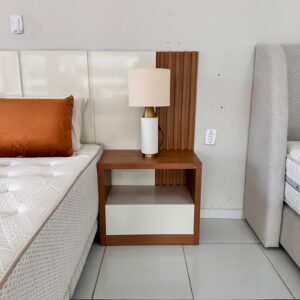 Conjunto - Cabeceira + Mesa lateral (Dalla Costa)