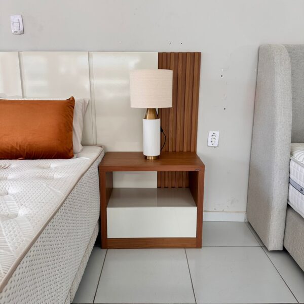Conjunto - Cabeceira + Mesa lateral (Dalla Costa)